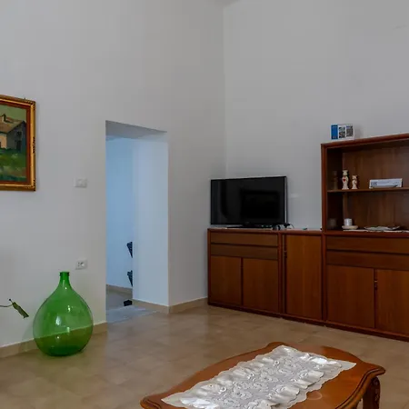 La Lanterna Del Sasso