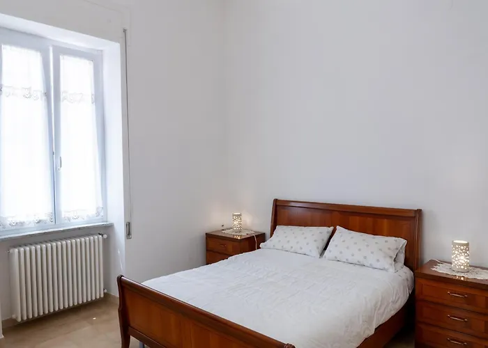 La Lanterna Del Sasso